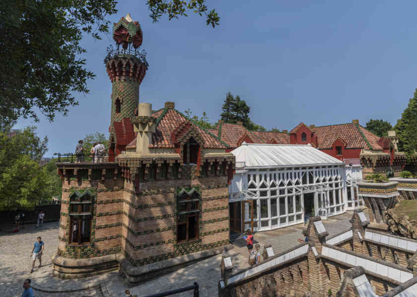 Cantabria 006 - Comillas - Villa Quijano o el Capricho de Gaudí.jpg